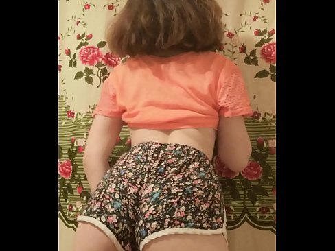 ❤️ Tânără sexy care se dezbracă de pantaloni scurți în fața camerei de filmat ❤️ at us ro.sexygirlspics-com.ru ❌